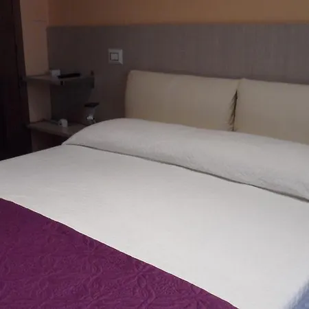 Gina 4*
